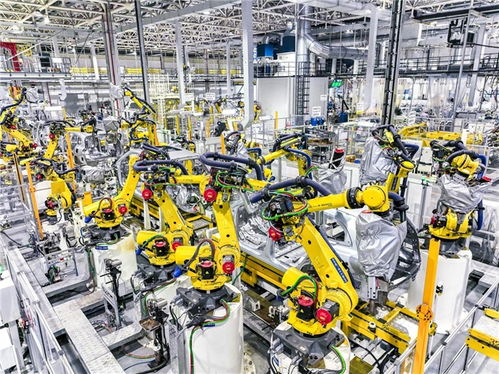 战高温保交付 赛力斯汽车智慧工厂以满电状态保障高效生产与车辆监控