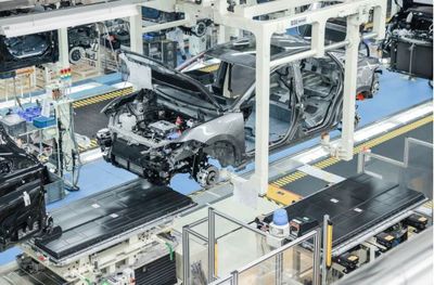 品确官探秘一汽丰田新能源工厂 bZ3正式上市，16.98万元起售，智能监控系统成亮点