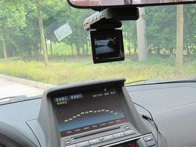 行车记录仪VS车载监控 谁更适合您的车辆安防需求？